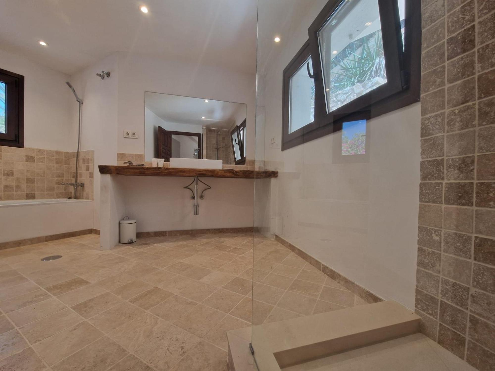 Habitacion Doble Con Bano Grande Privado En Piso Compartido Daire Málaga Dış mekan fotoğraf